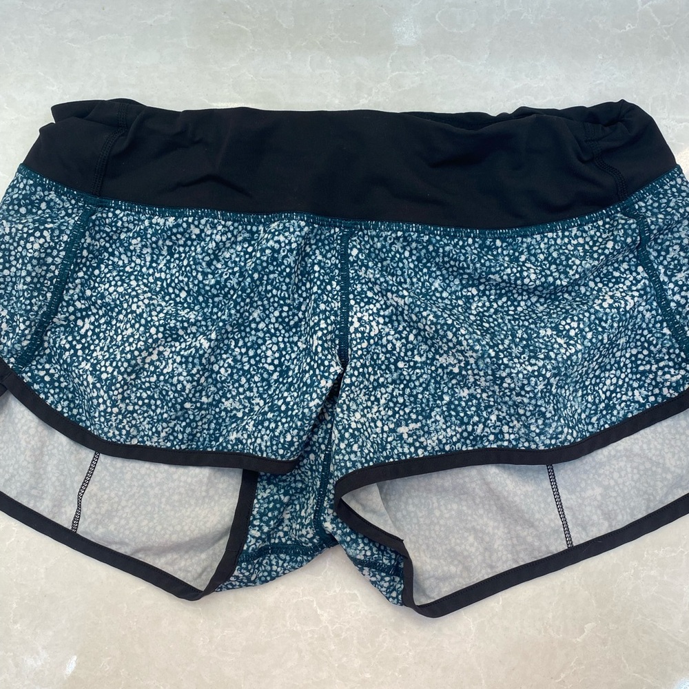 lululemon speed up low rise 2.5 inch shorts